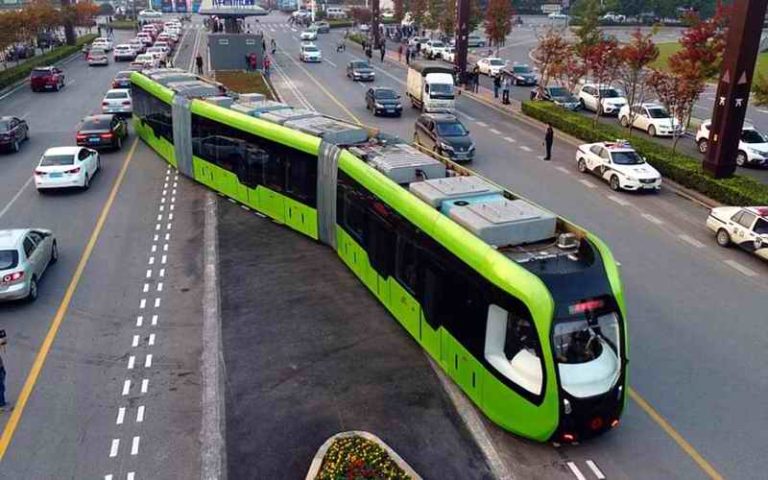 Voz koji ide po virtuelnim šinama