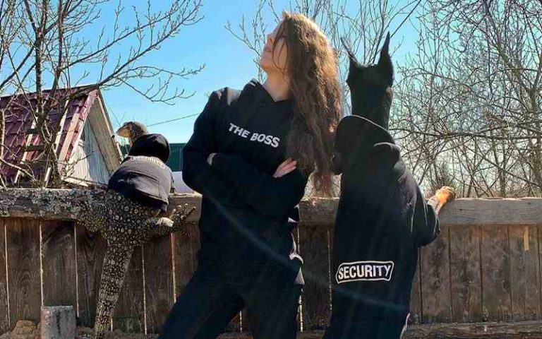 Zmaj i doberman čuvaju šeficu kao suvo zlato