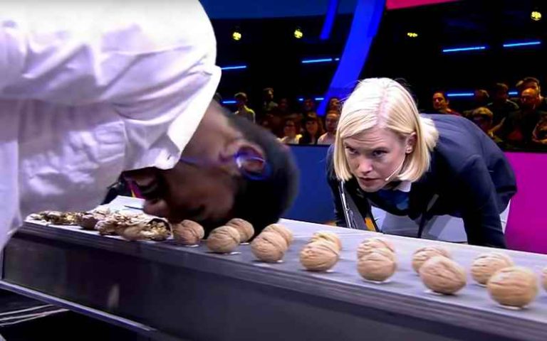 Za samo jedan minut glavom razbio 273 oraha